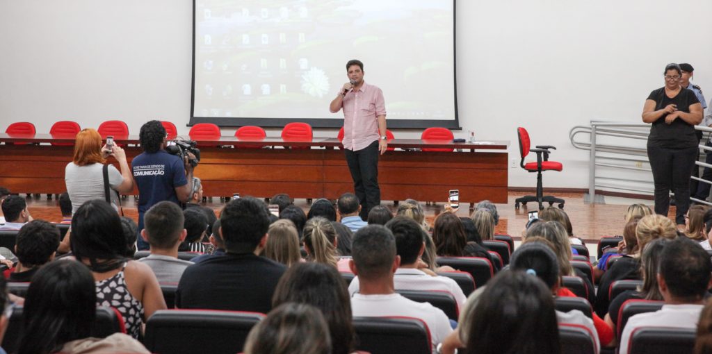 Gladson Cameli anuncia novos investimentos para a educação no estado