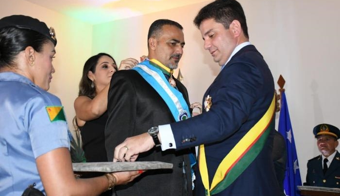 Ilderlei Cordeiro é condecorado com a Ordem da Estrela do Acre