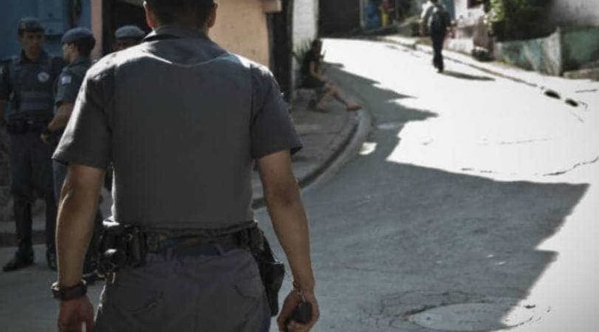 Mais policiais se suicidam no país do que morrem em confrontos