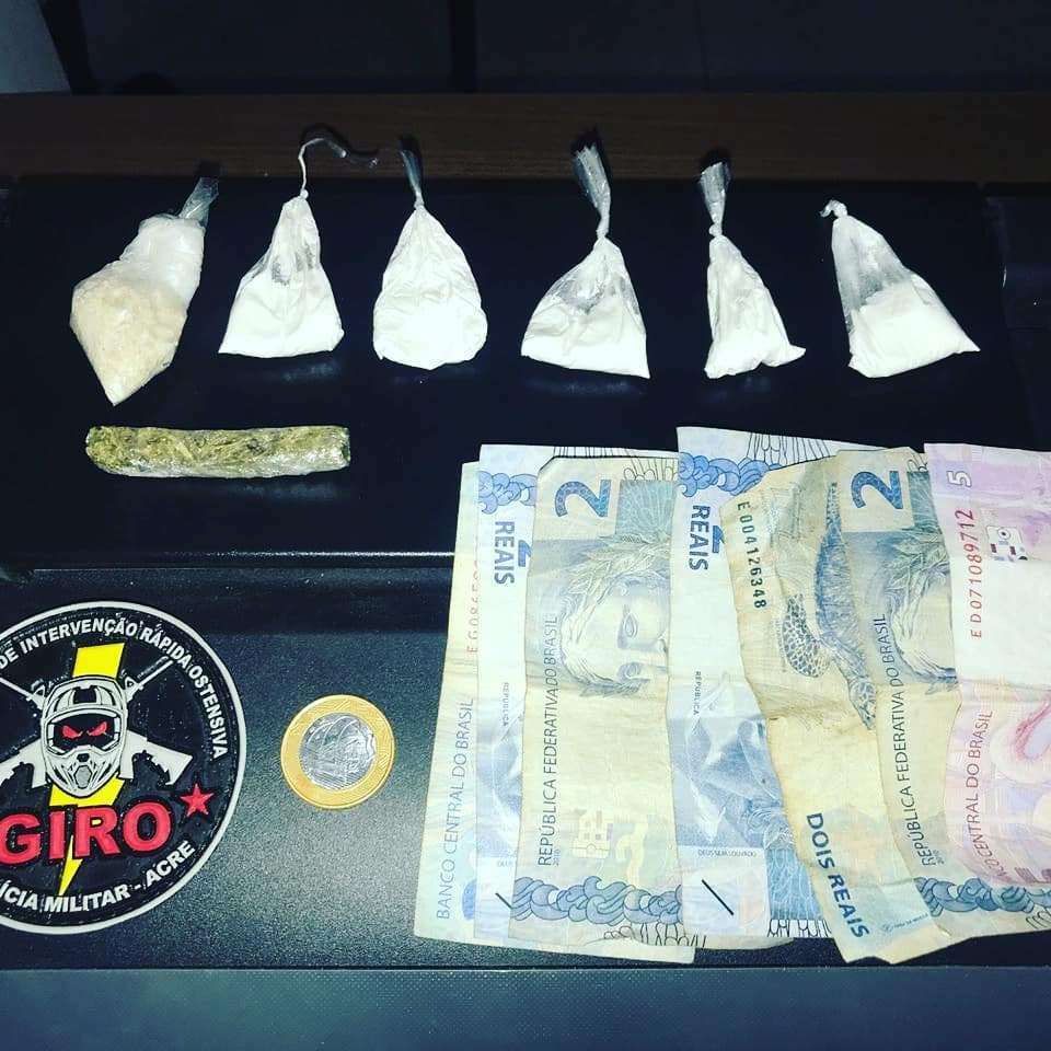 Dupla usava rodoviária para vender droga no varejo no município de Cruzeiro do Sul