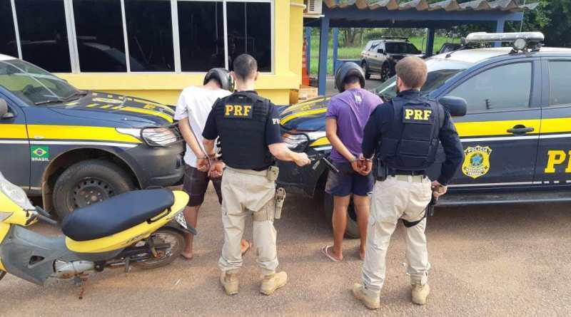 PRF recupera motocicleta roubada e apreende arma de fogo artesanal na BR-364