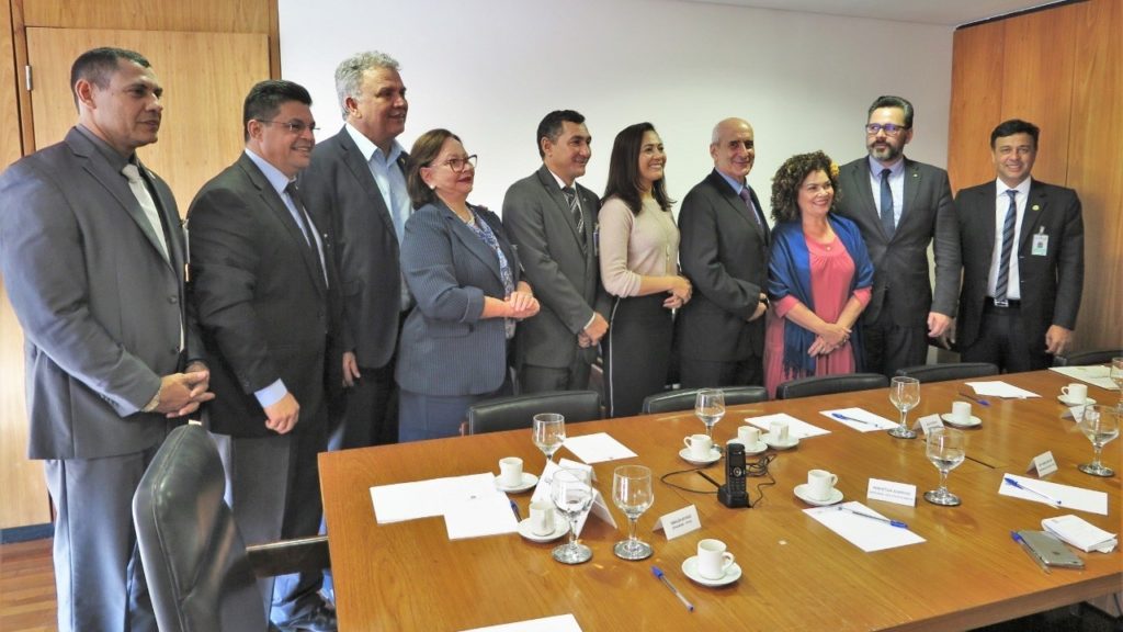 Bancada e governo vão a ministro pedir implantação do Centro Integrado de Operações de Fronteira