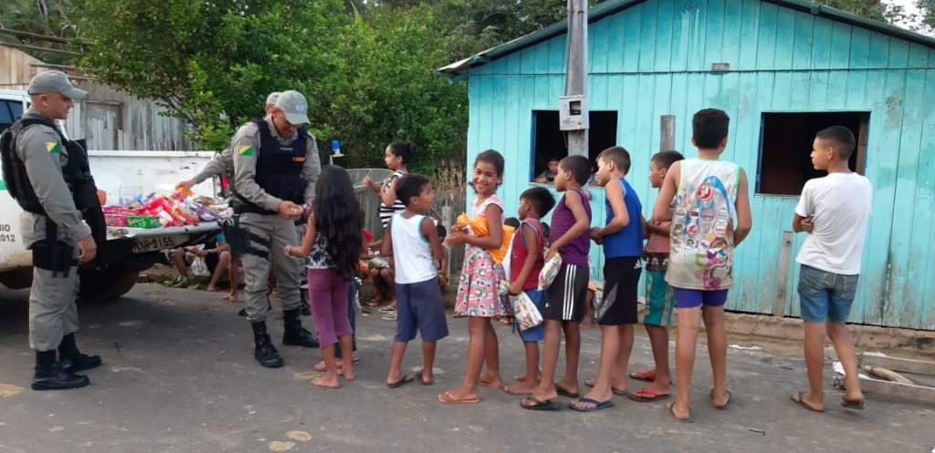 Polícia Militar realiza ação social em Cruzeiro do Sul