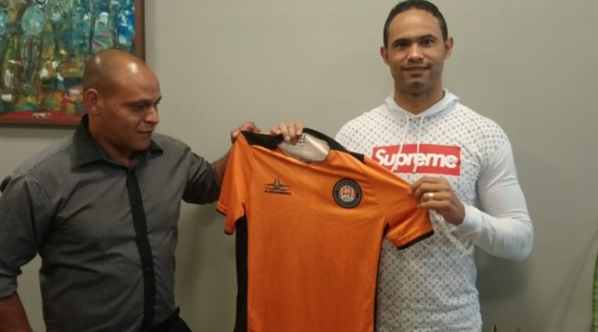 Goleiro Bruno consegue autorização da Justiça e tem data para voltar ao futebol