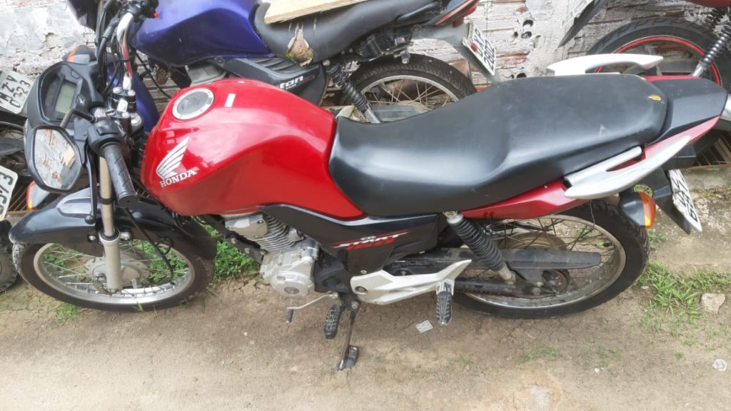 Polícia Militar recupera mais uma moto roubada em Cruzeiro do Sul