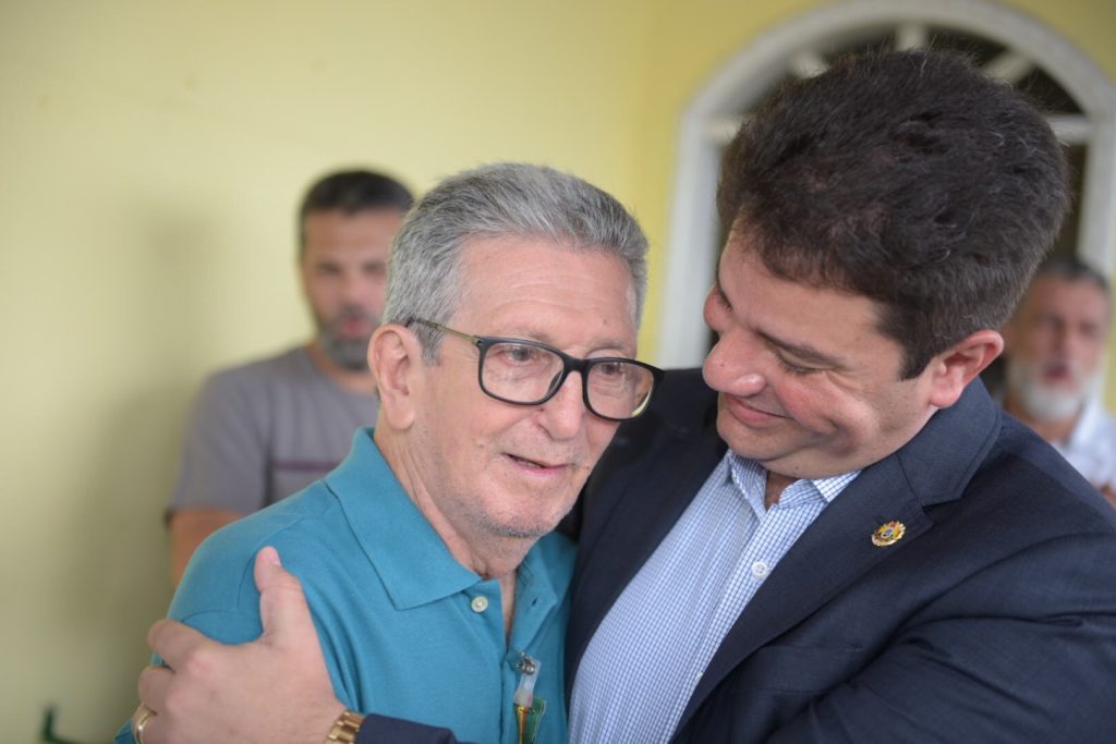 Ex-prefeito de Cruzeiro do Sul é homenageado com a Estrela do Acre