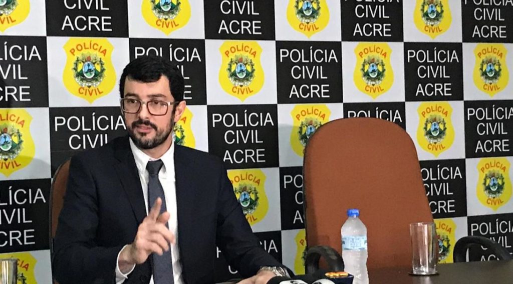 Acusado de ter se apropriado de dinheiro de investigação, delegado é promovido no Acre