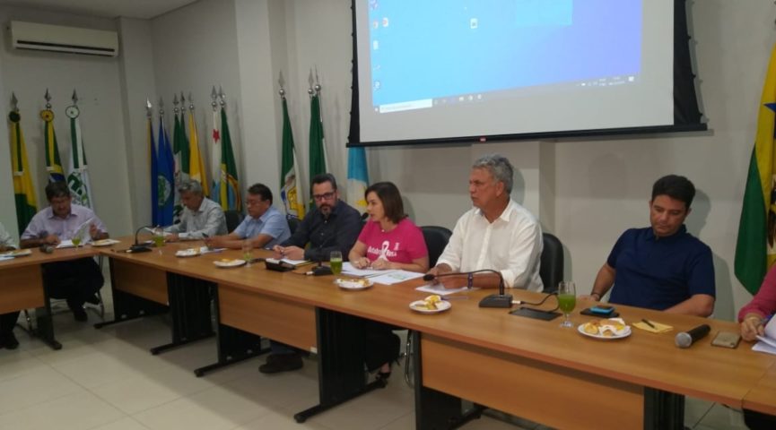 Governador, deputados, senador e prefeitos discutem distribuição de emendas para municípios