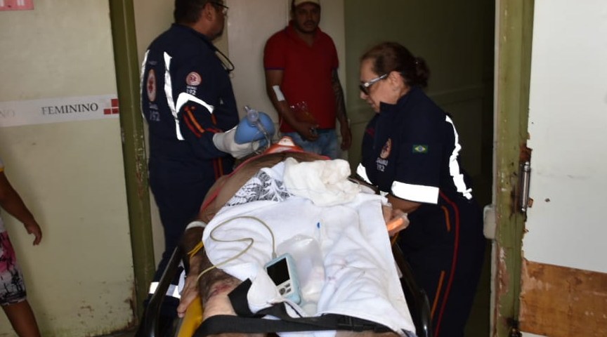 Idoso é atropelado, bate a cabeça e é levado ao Pronto Socorro em estado grave