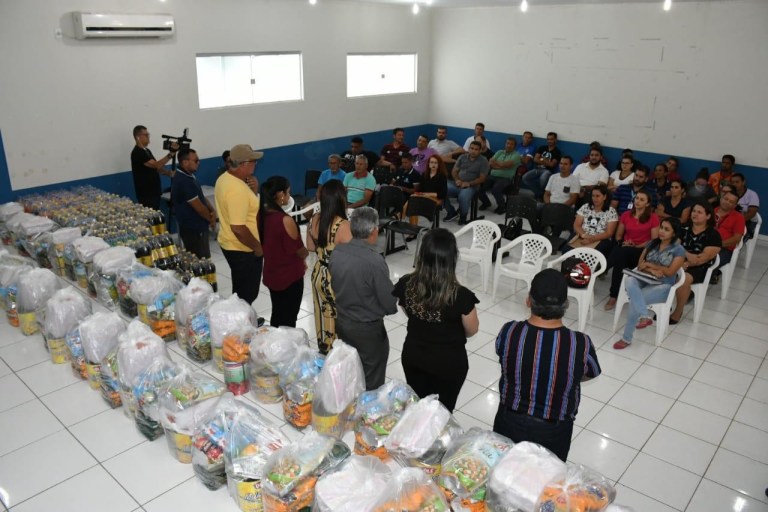 Associações de Cruzeiro do Sul recebem donativos para o Dia das Crianças