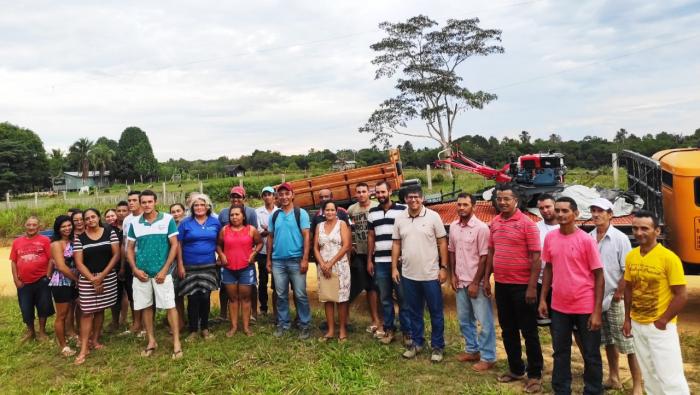 Prefeitura de Cruzeiro realiza entrega de equipamentos agrícolas para produtores rurais