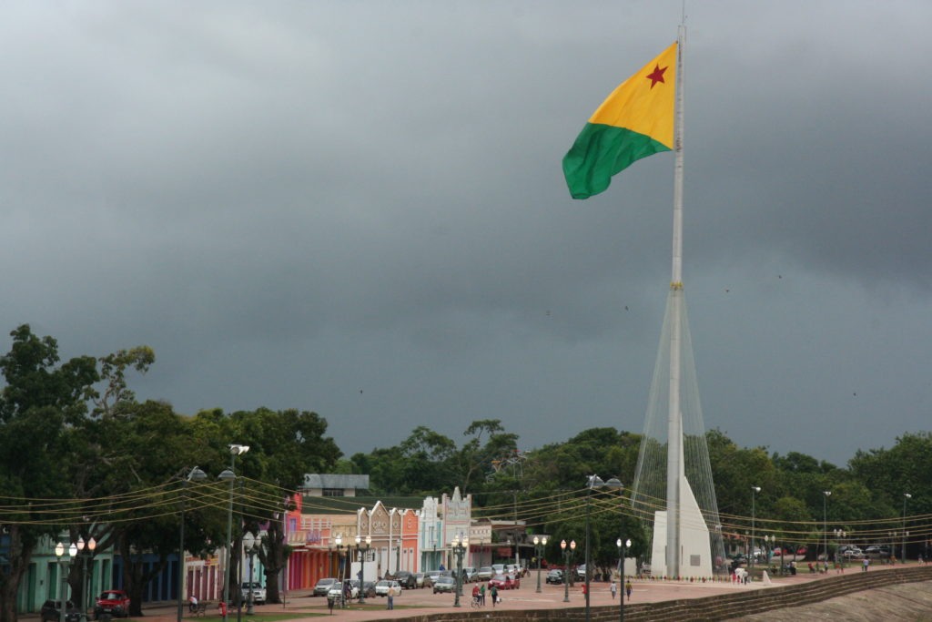 Quinta-feira instável: tempo quente e abafado e previsão de chuva em todo Acre