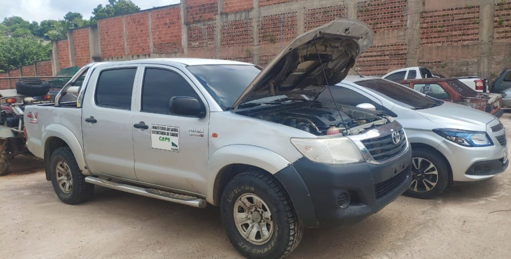 Em Cruzeiro do Sul, PM recupera veículo roubado e adesivado como carro oficial