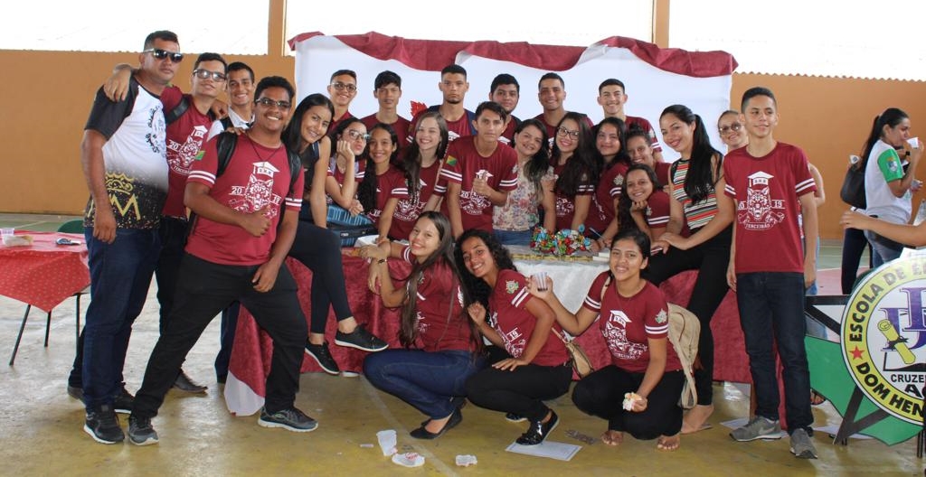 Estudantes de Cruzeiro do Sul devolvem projeto de Linguagens em Guajará, no Amazonas