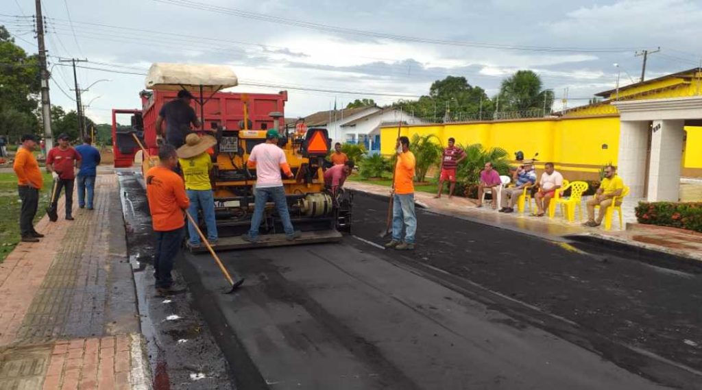 Nova etapa de recapeamento alcança mais 4 ruas de Rodrigues Alves