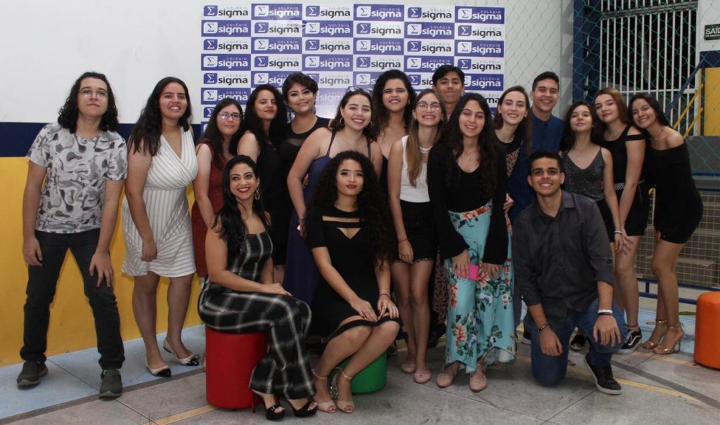 Jovens do Acre criam vela à base de cera de abelha e conquistam 2º lugar em competição nacional