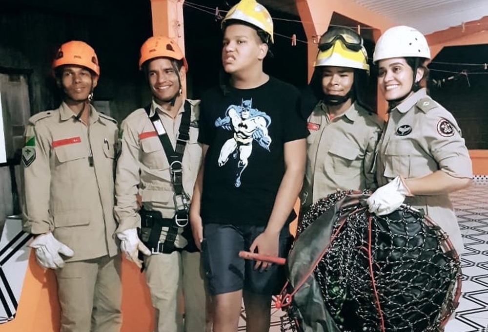 Adolescente autista é resgatado ileso após cair em poço com 6 metros de profundidade no AC: ‘milagre’, diz mãe