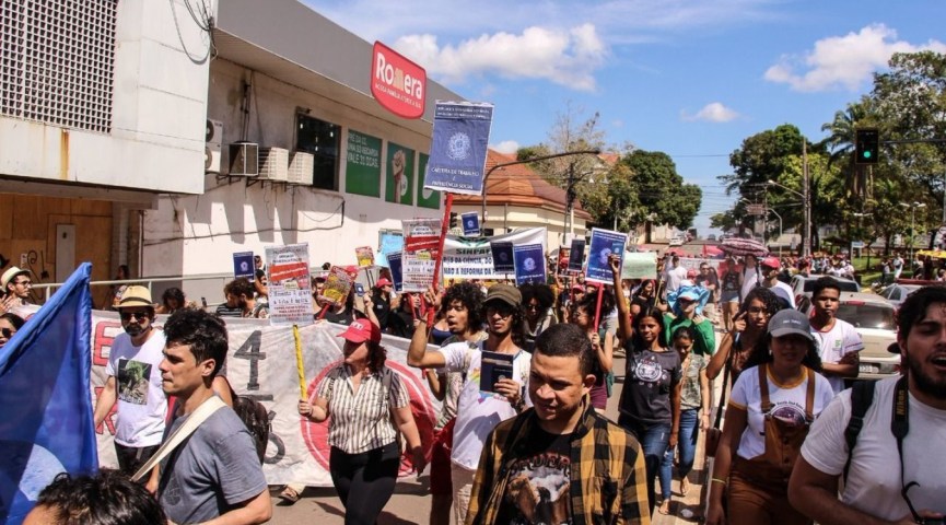 Professores devem entrar em greve na próxima segunda-feira contra reforma da Previdência