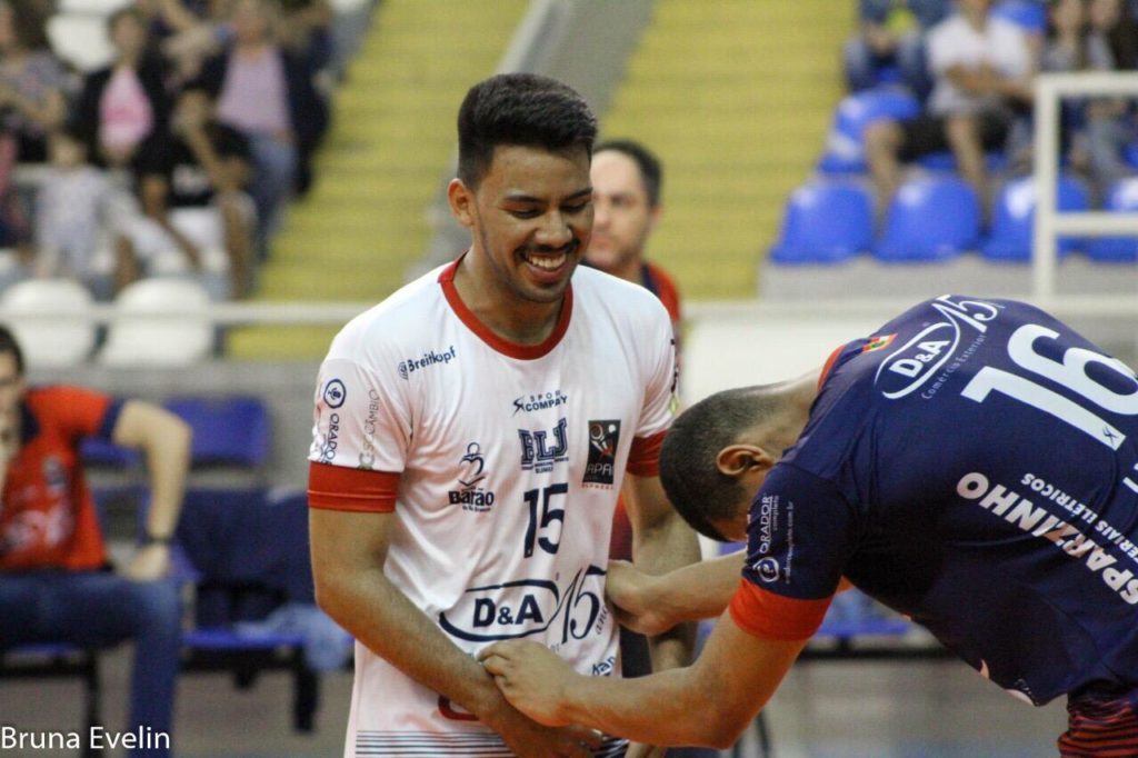 Jovem acreano irá disputar o maior campeonato de vôlei do Brasil nesta quarta-feira (13)