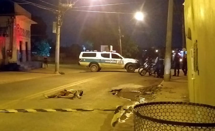 Homem é perseguido e morto com 8 facadas em bairro da Capital