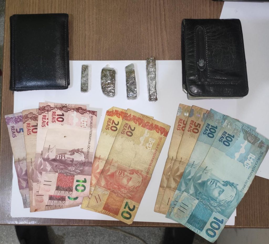 Polícia Militar de Cruzeiro do Sul prende dupla que vendia drogas dentro de bar