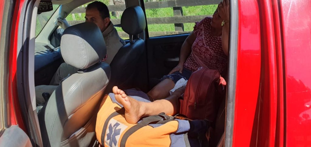 No Acre, bombeiros resgatam agricultora picada por escorpião em ramal de difícil acesso