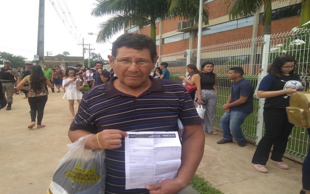Aos 68, idoso que concluiu ensino médio este ano anda 1 hora para fazer Enem no Acre: ‘sonho cursar direito’