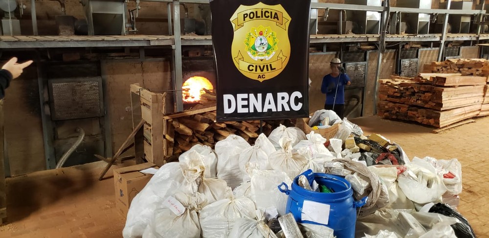 Polícia incinera mais de 700 quilos de drogas na Capital