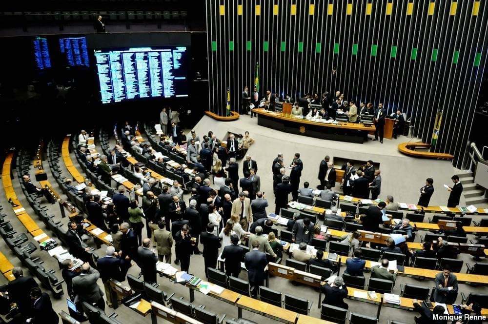 Câmara articula manter DPVAT e derrubar proposta que elimina multa por falta de cadeirinha