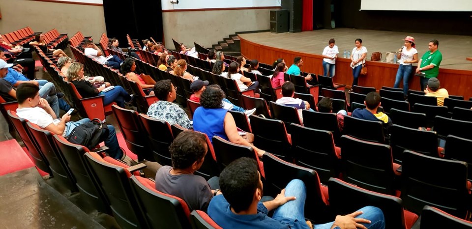 Professores se reúnem dia 26 para definir se entram em greve no Acre