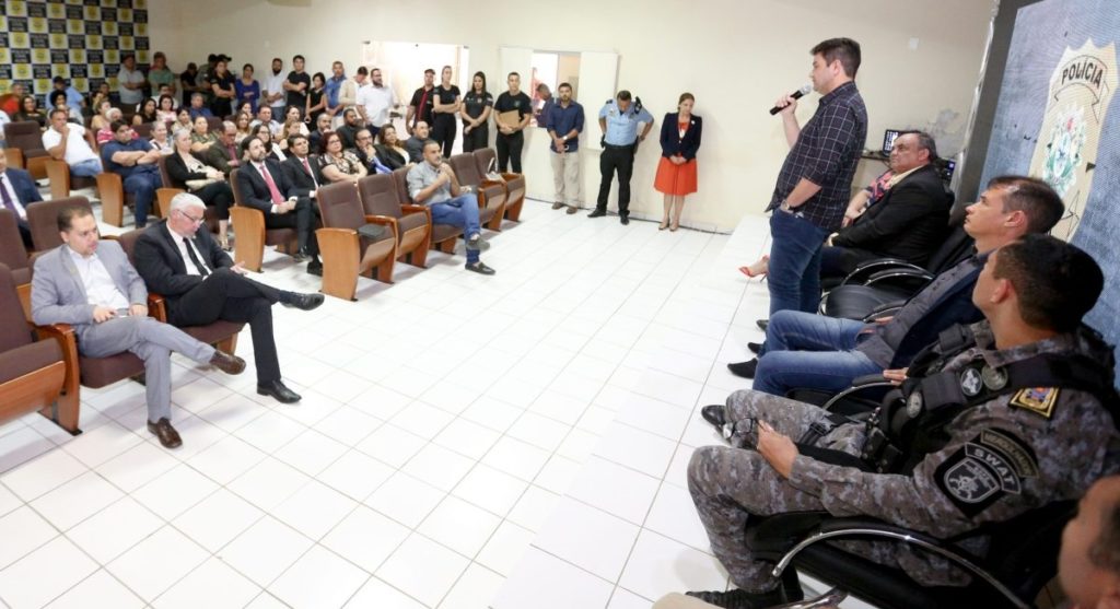 “Queremos uma polícia Civil forte”, afirma Gladson durante solenidade em homenagem aos delegados