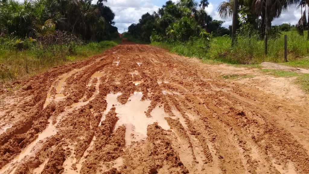 Produtores sofrem com descaso do Deracre na manutenção dos ramais em Cruzeiro do Sul
