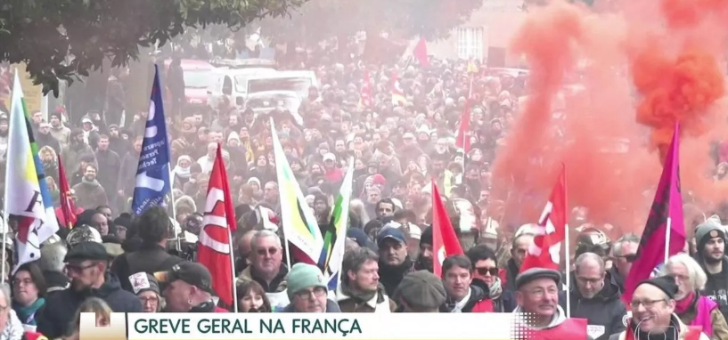 1,5 milhão de franceses vão às ruas contra a reforma da Previdência