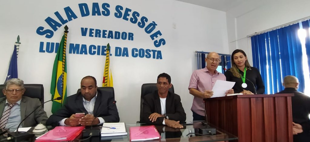 Câmara de Vereadores realiza homenagem a jornalistas: “Categoria virou uma bagunça”, diz homenageado