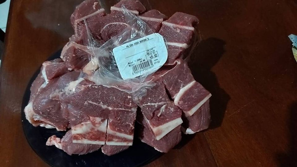 Vereadora compra “pá com osso” ao preço de carne nobre e desabafa no Facebook