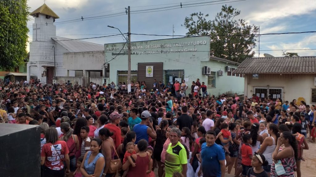 Prefeitura distribui cestas básicas e presentes a famílias carentes de Marechal Thaumaturgo