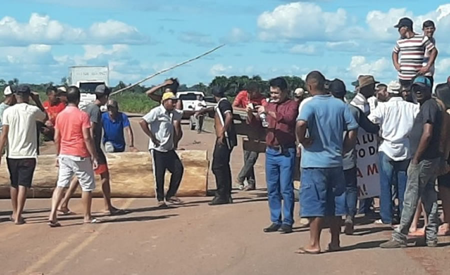 Bloqueio na BR-317 já ameaça desabastecimento em Boca do Acre