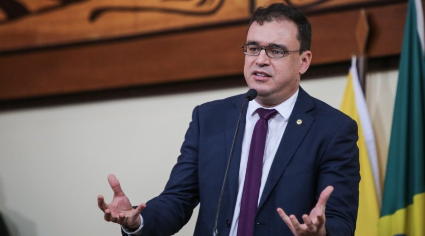 Daniel Zen chama deputado Wendy Lima de ‘filhote de bebê monstro”