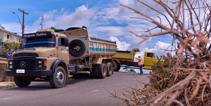 Prefeitura de Cruzeiro do Sul e CBCN intensificam ações de limpeza e coleta de entulhos