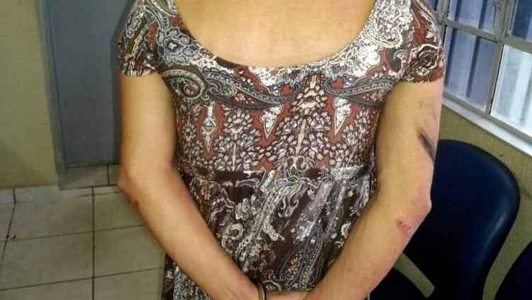 Homem é preso ao se vestir de mulher e se passar pela mãe para fazer prova do Detran