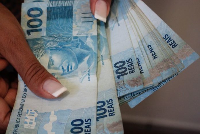 Congresso aprova salário mínimo de R$ 1.031 em 2020, sem aumento real