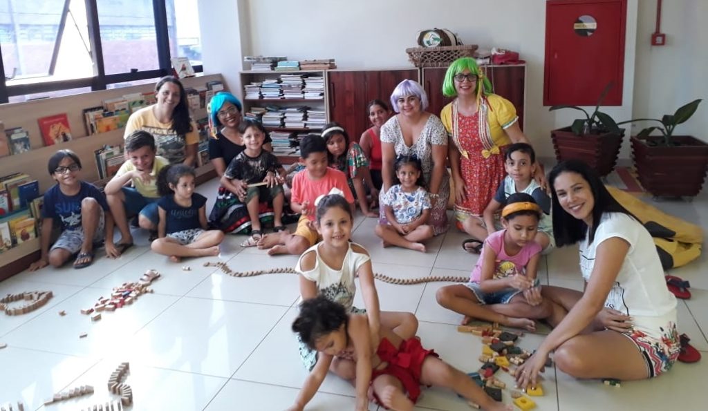 Colônia de Férias na biblioteca é opção de recreação para as crianças de Cruzeiro do Sul