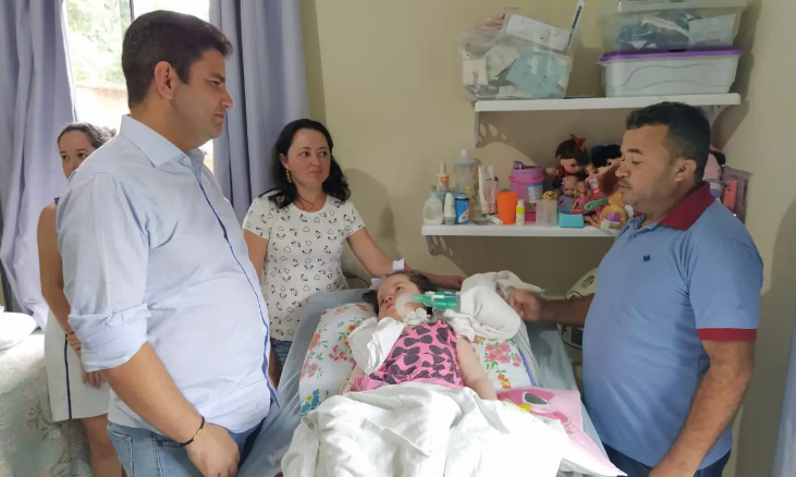 Gladson Cameli garante tratamento para criança com Atrofia Muscular Espinhal