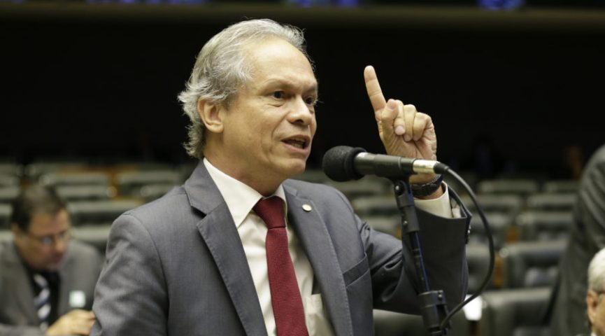 Angelim nega que tenha recebido convite para sair candidato a prefeito de Rio Branco