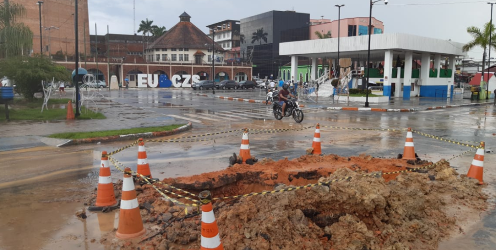 Depasa de Cruzeiro do Sul deixa ruas do Centro deterioradas
