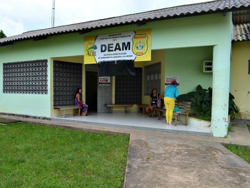 Em Cruzeiro do Sul, homem é preso suspeito de tentar matar ex a facadas por não aceitar fim de relacionamento