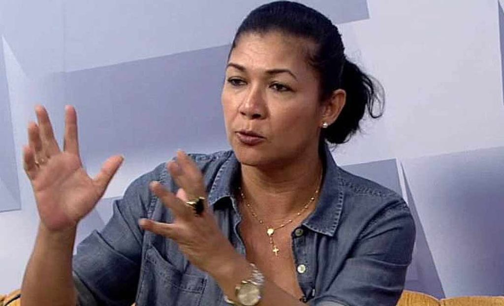 Sinhasique diz que “dinos” podem trazer “trocentas” pessoas ao Acre e movimentar economia local