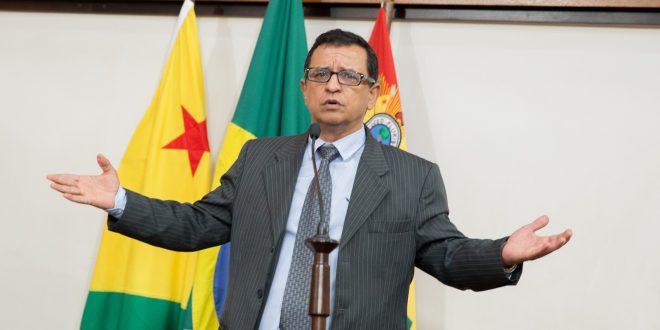 Deputado Luiz Gonzaga solicita respostas aos responsáveis sobre as mortes por Dengue em Cruzeiro do Sul