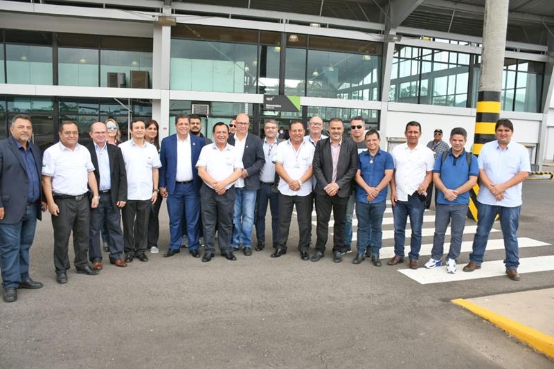 Ilderlei, Rocha e comitiva chegam ao Peru para encontro de empresários