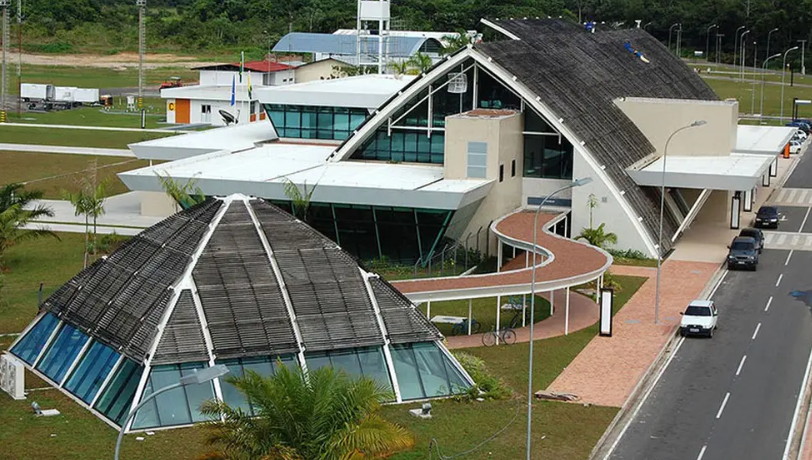 Ilderlei Cordeiro quer retorno de voos internacionais no aeroporto de Cruzeiro do Sul